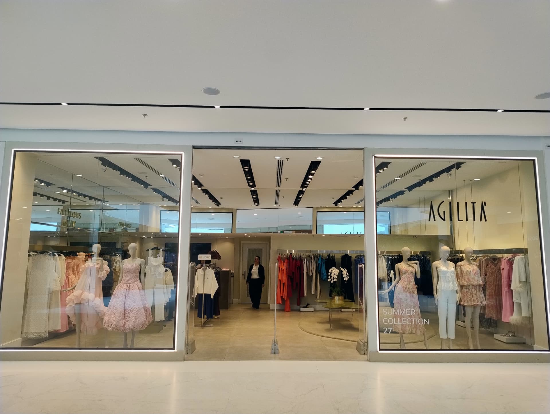 Referência: vitrine comercial da semana